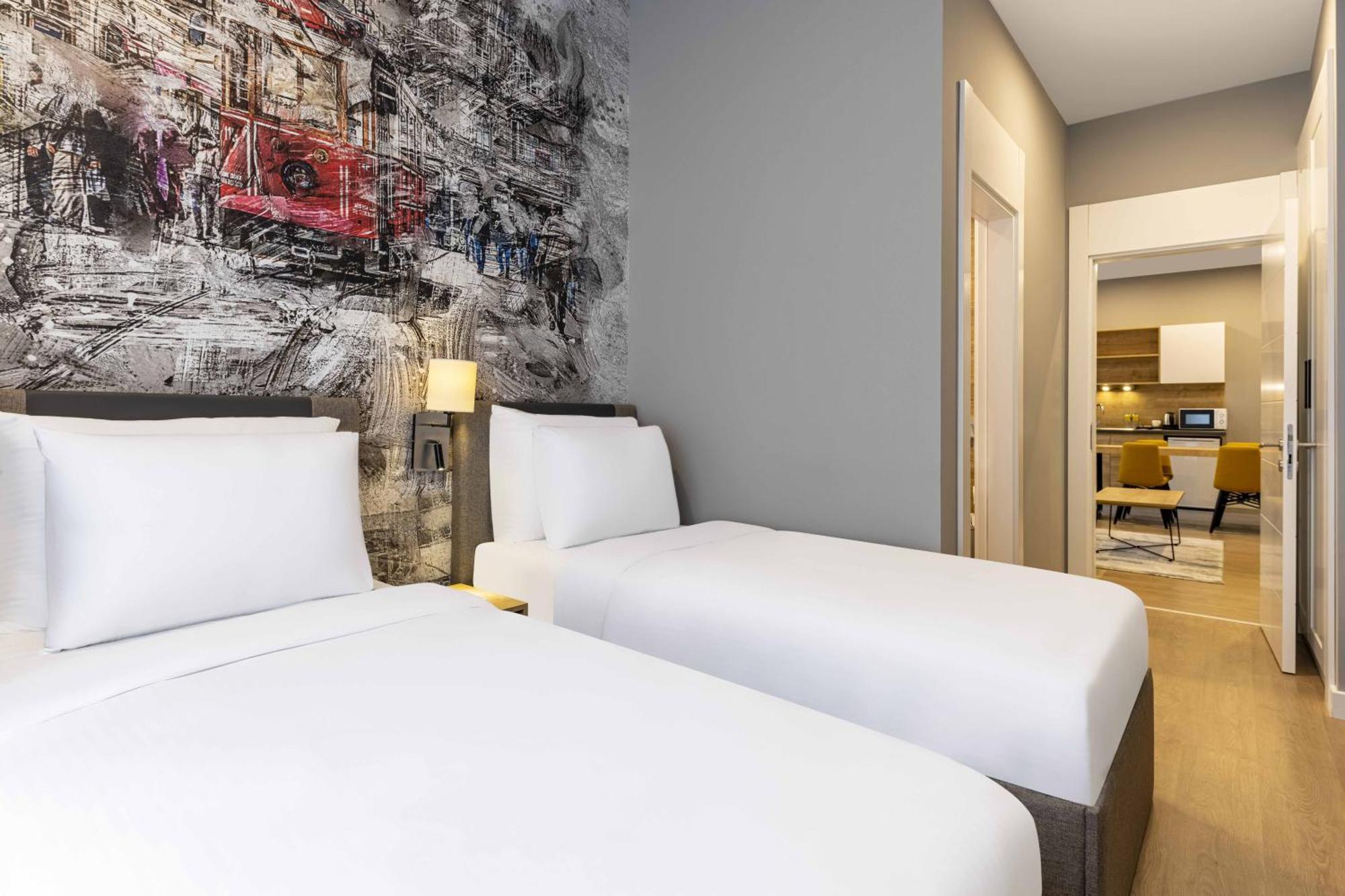 Days Inn & Suites By Wyndham Esenyurt Provincia di Provincia di Istanbul Esterno foto
