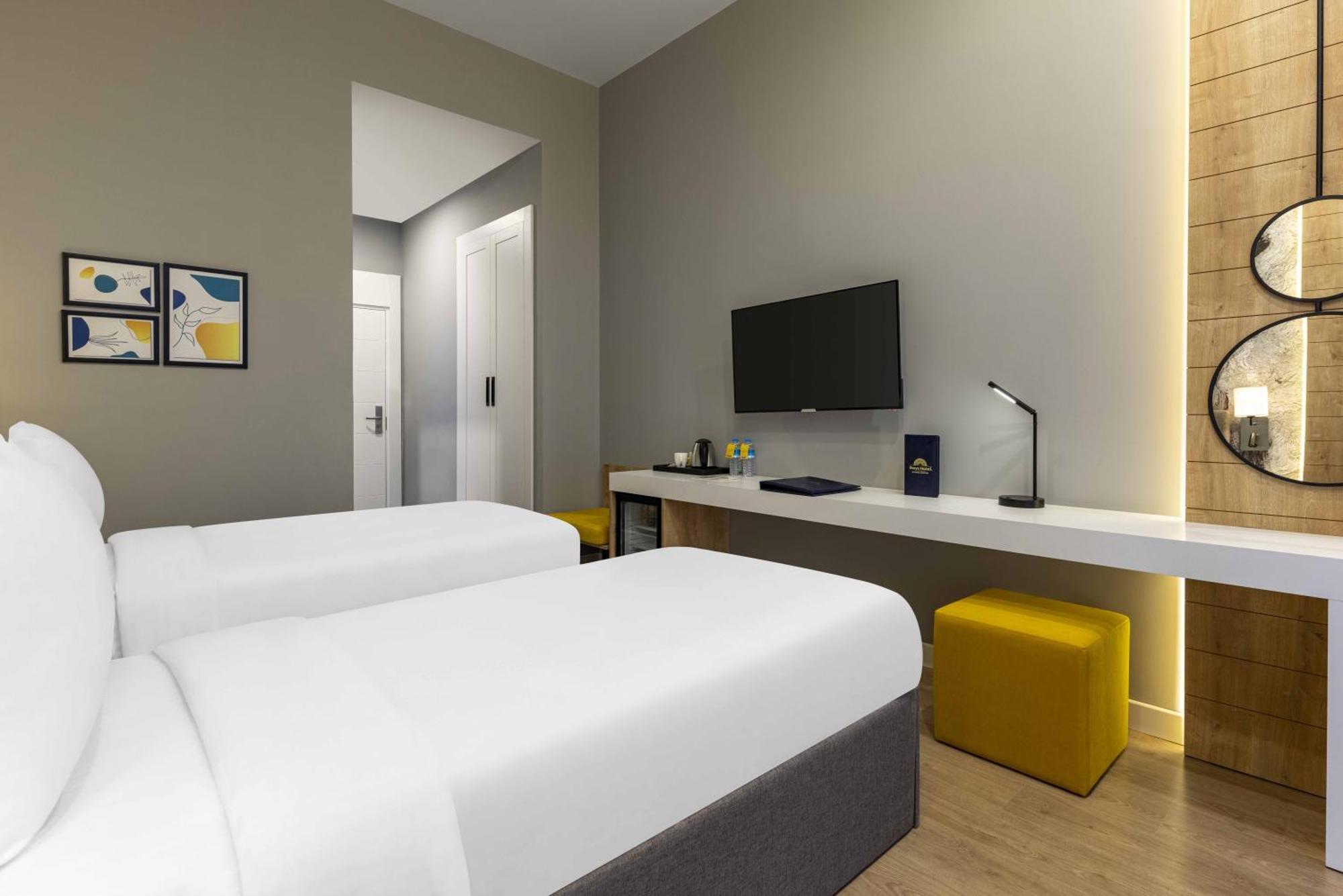 Days Inn & Suites By Wyndham Esenyurt Provincia di Provincia di Istanbul Esterno foto