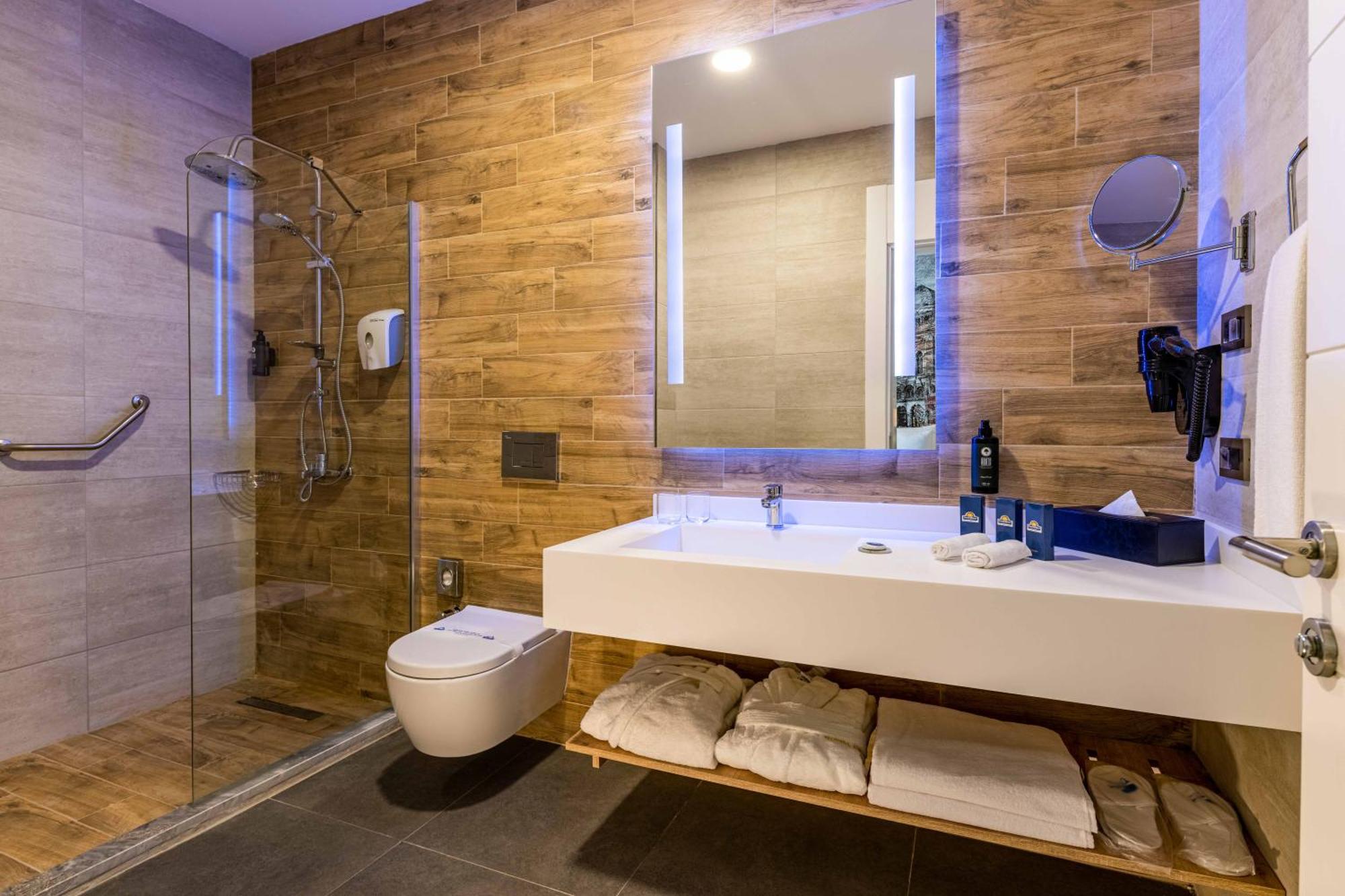 Days Inn & Suites By Wyndham Esenyurt Provincia di Provincia di Istanbul Esterno foto