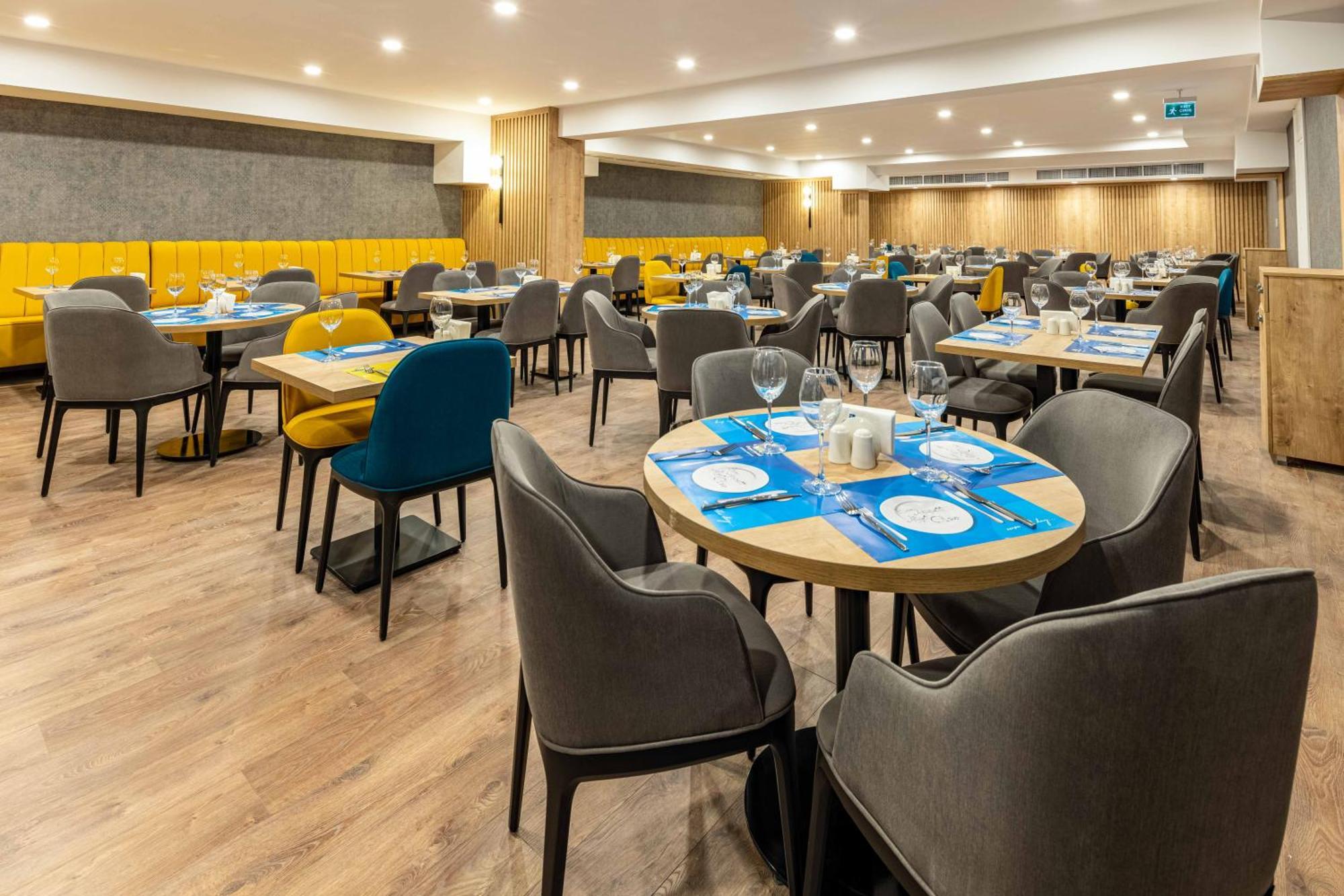 Days Inn & Suites By Wyndham Esenyurt Provincia di Provincia di Istanbul Esterno foto