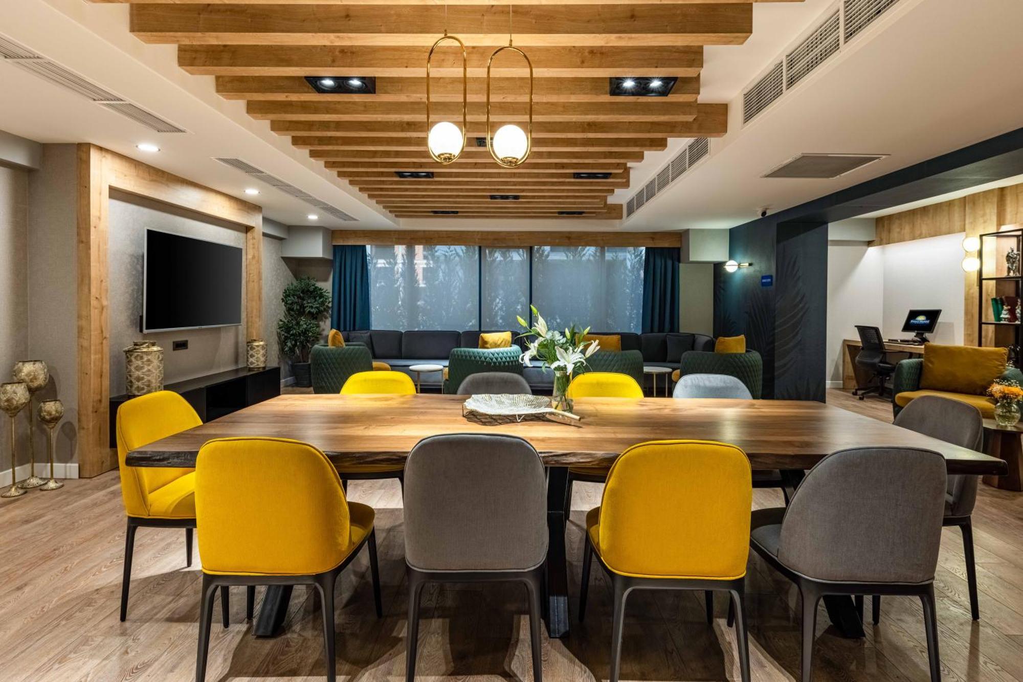 Days Inn & Suites By Wyndham Esenyurt Provincia di Provincia di Istanbul Esterno foto