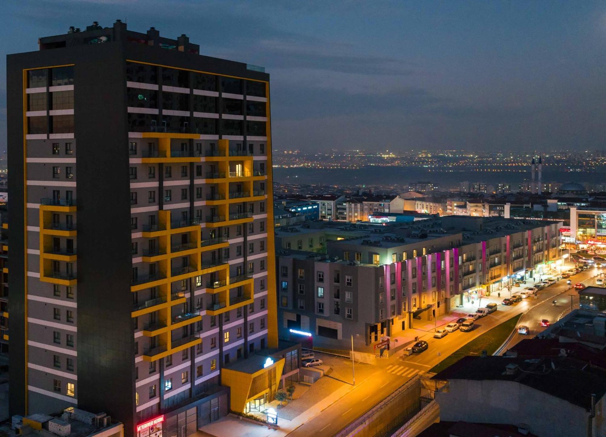 Days Inn & Suites By Wyndham Esenyurt Provincia di Provincia di Istanbul Esterno foto