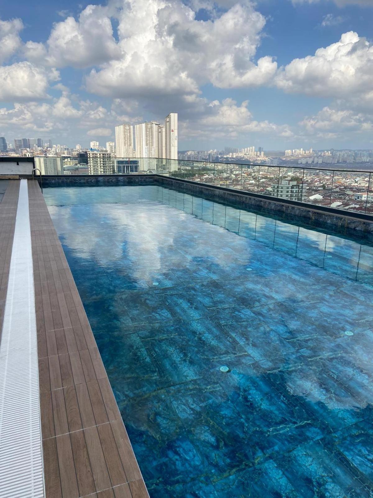 Days Inn & Suites By Wyndham Esenyurt Provincia di Provincia di Istanbul Esterno foto