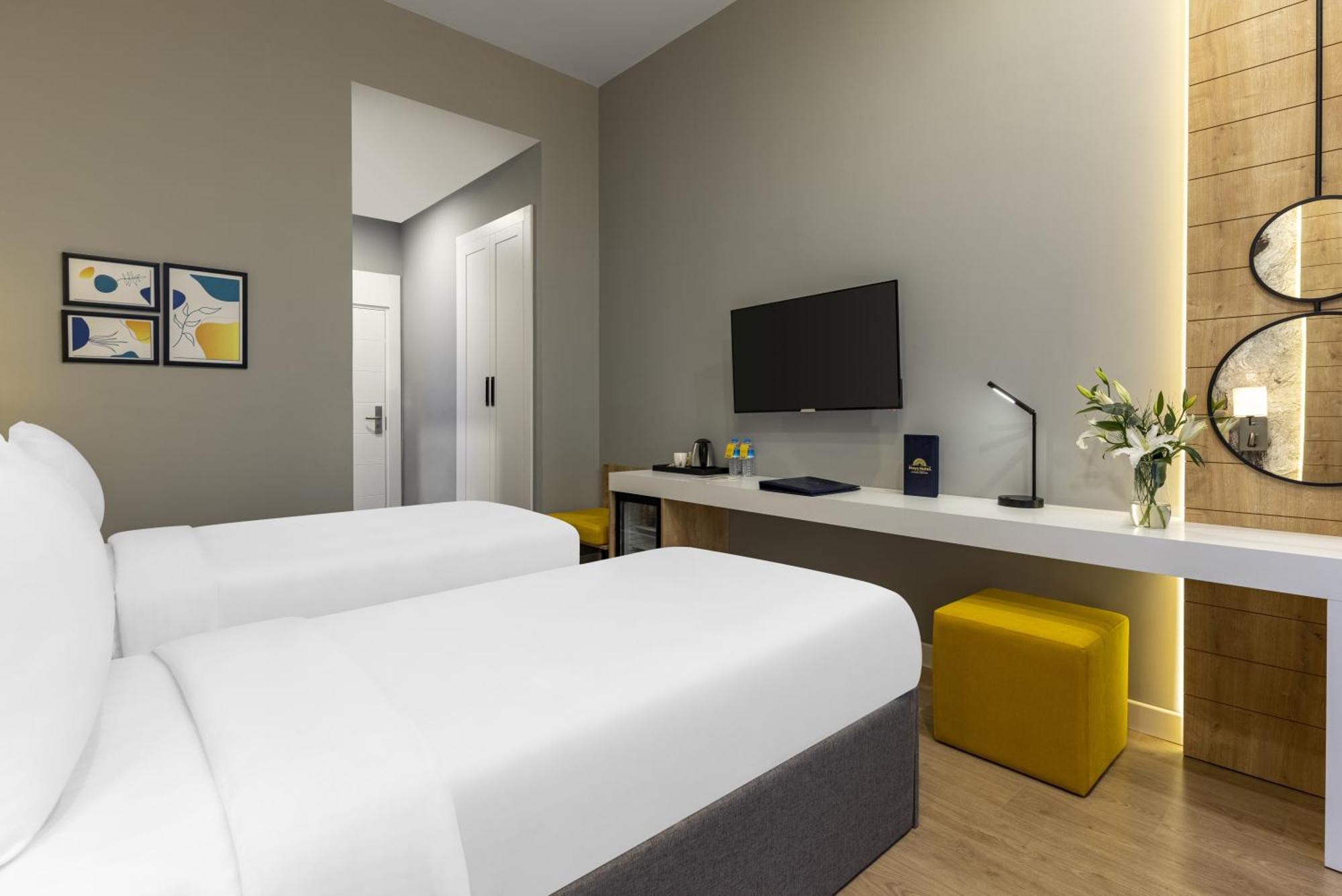 Days Inn & Suites By Wyndham Esenyurt Provincia di Provincia di Istanbul Esterno foto