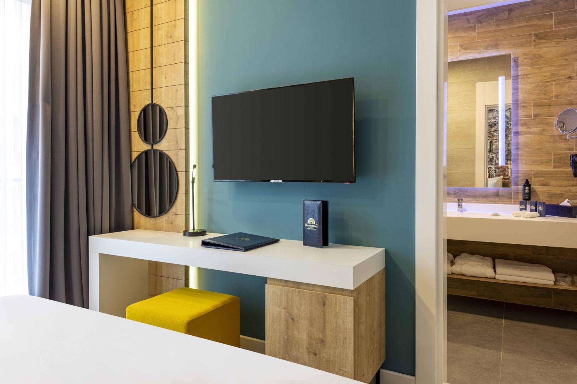 Days Inn & Suites By Wyndham Esenyurt Provincia di Provincia di Istanbul Esterno foto